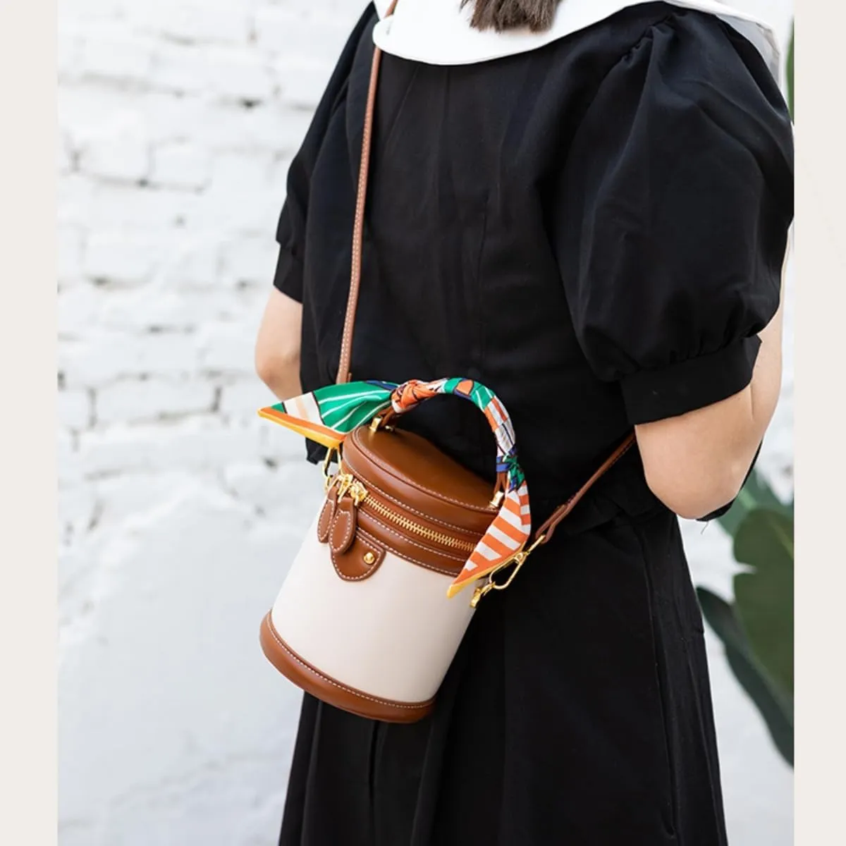 2025 New Summer Niche Design Cylinder Bag, Fashionable Bucket Crossbody Bag for Womens