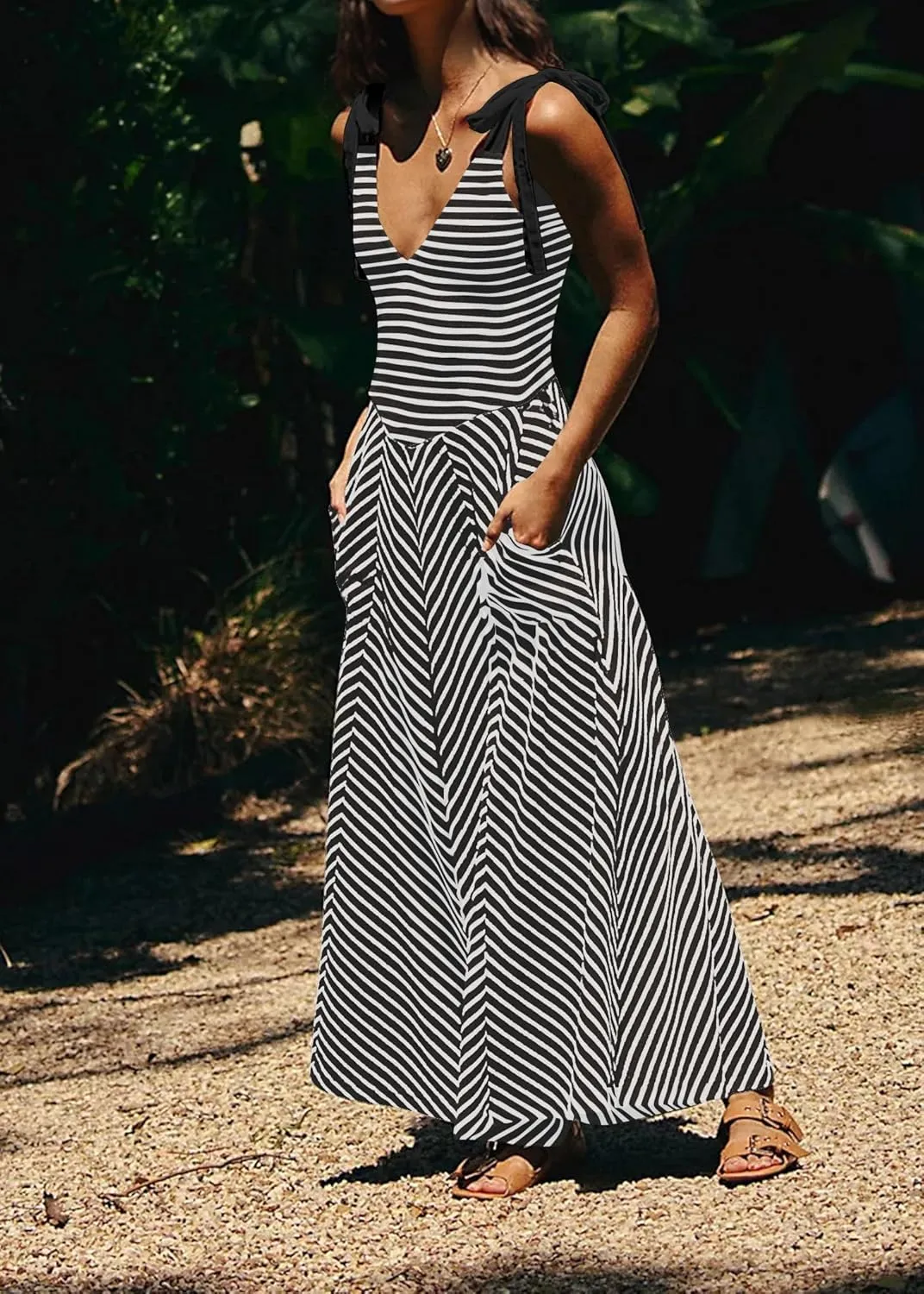 Summer Striped Dresses for Women 2025 Trendy Vacation Beach Sundress Flowy V Neck Long Dress with Pockets
