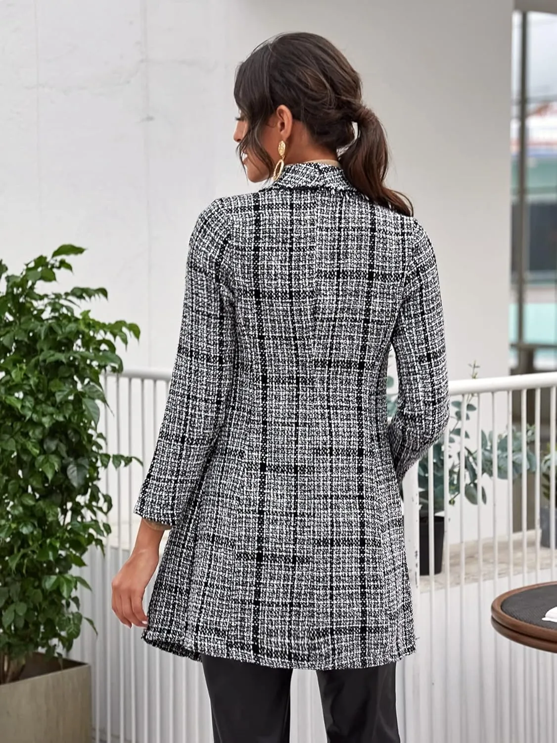 WDIRARA Women's Plaid Button Front Long Sleeve Blazer Elegant Gingham Jacket
