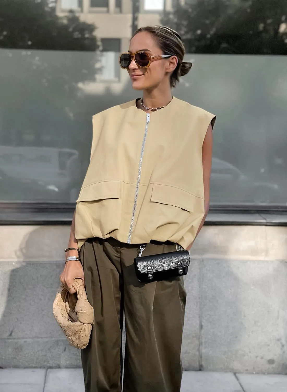 Women's Oversized Cargo Vest Casual Full Zip Up Ruched Hem Sleeveless Blazer Jackets Tops with Pockets