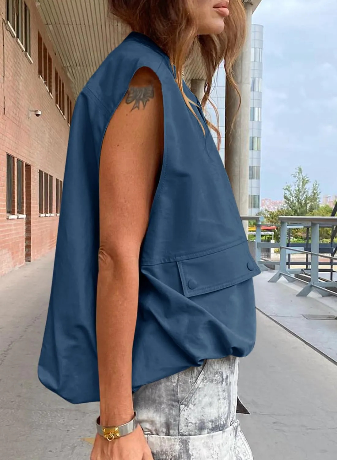 Women's Oversized Cargo Vest Casual Full Zip Up Ruched Hem Sleeveless Blazer Jackets Tops with Pockets
